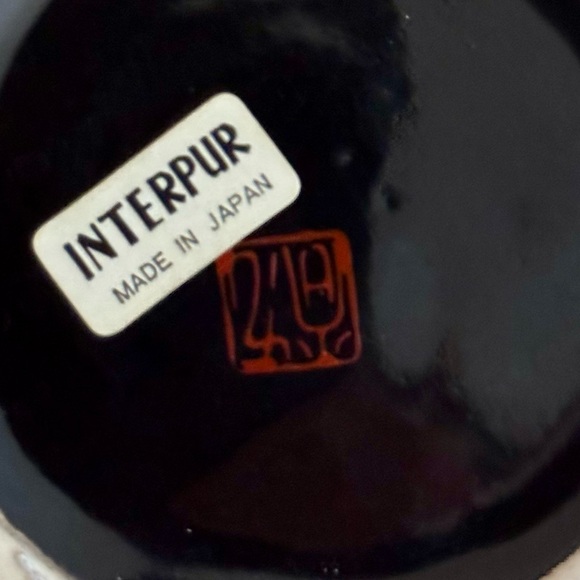 Vintage Japanese Black Peacock Floral Ginger Jar Urn Lidded Vase
Gold Trim - Picture 7 of 7